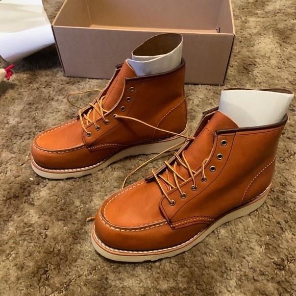 Red Wing Shoes Shoes - Womens size 7.5 classic moc toe red wing boots